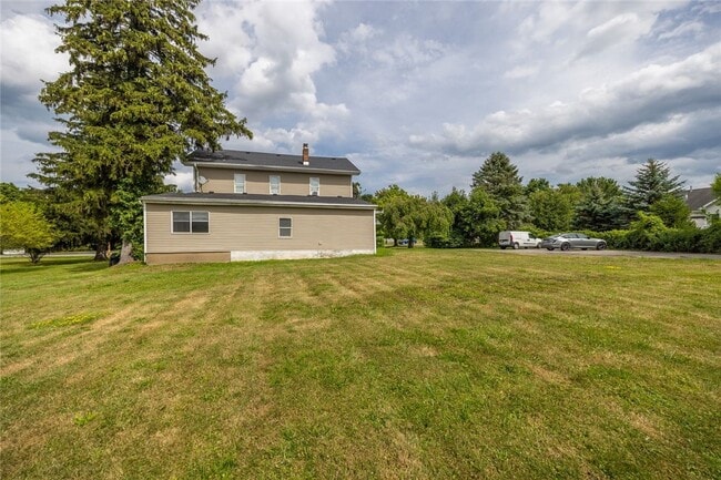 Building Photo - 757 Holt Rd