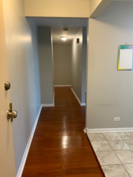 Building Photo - 3108 Roberts Dr