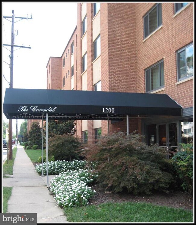 Building Photo - 1200 S Arlington Ridge Rd