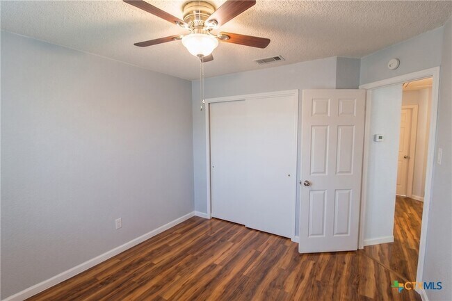 Building Photo - 402 Preakness Cir