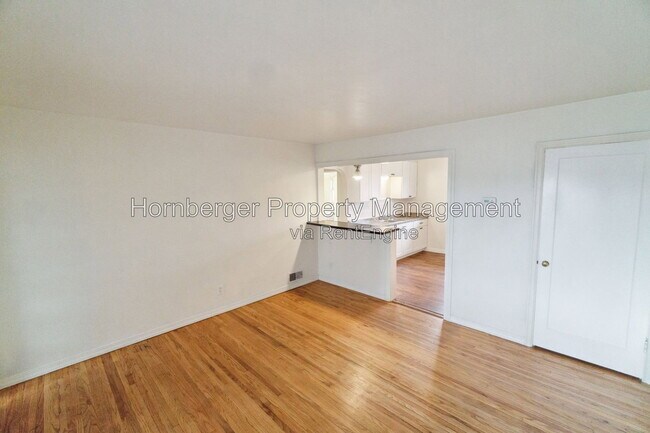 Building Photo - 11 E Rich Ave