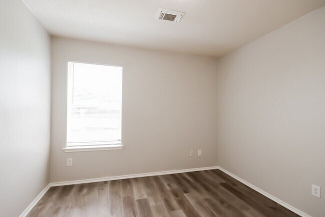 Building Photo - 17406 Wigeon Way Dr