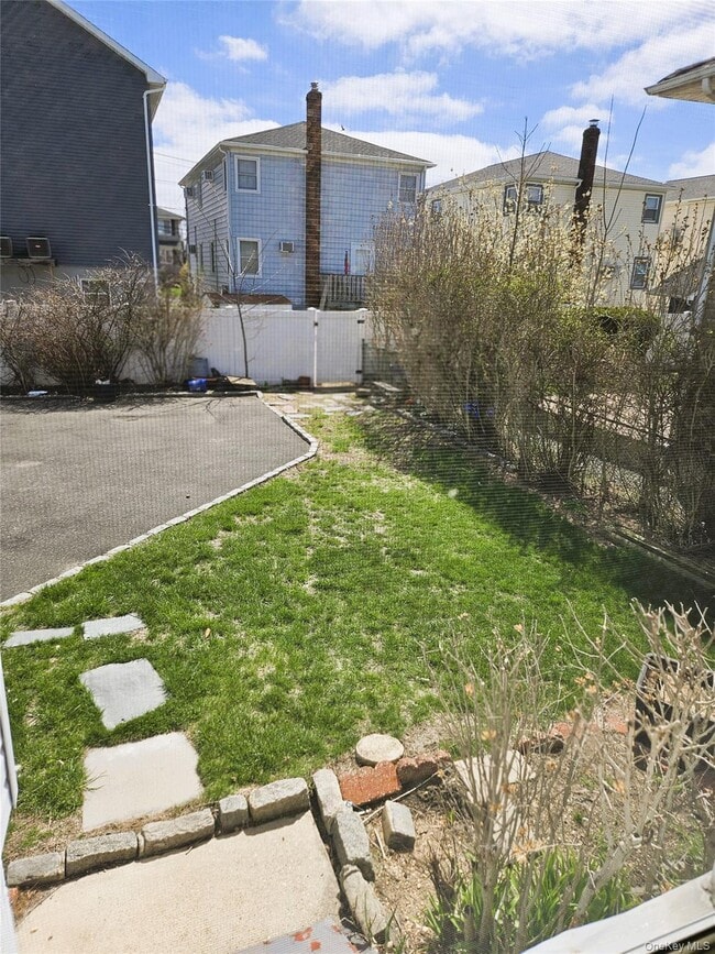 Building Photo - 56 4th Ave