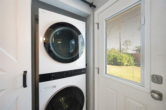 Building Photo - 211 77th St