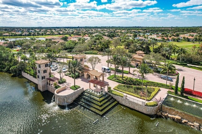 Building Photo - 114 Carmela Ct