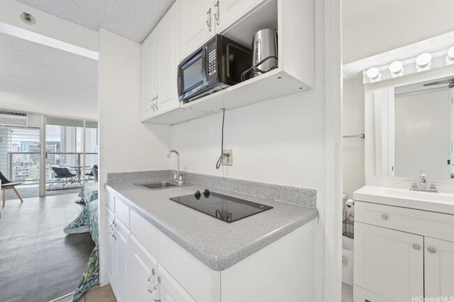Building Photo - 445 Seaside Ave