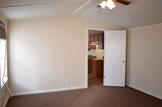 Building Photo - 10512 County Road 1020