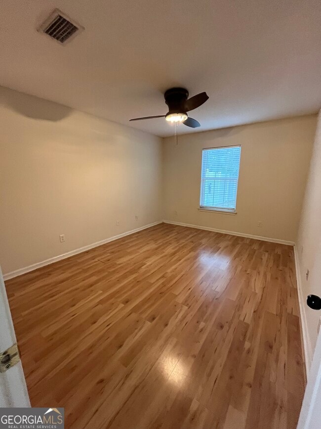 Building Photo - 209 Royal Palms Ave