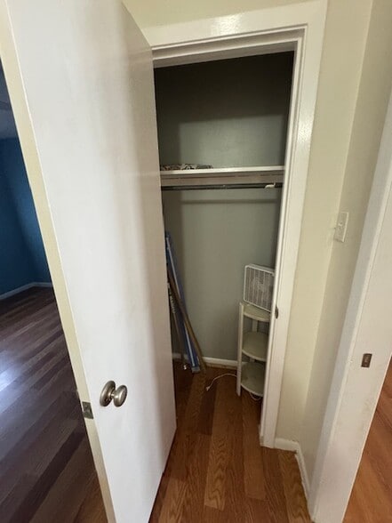 Building Photo - 3809 Spring Holw