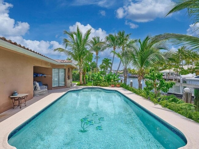 Building Photo - 2810 NE 48th Ct