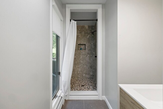 Building Photo - 2A Cherry Ln