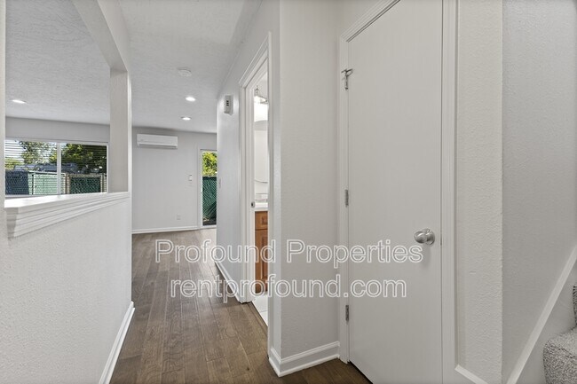 Building Photo - 20815 SW Alexander St