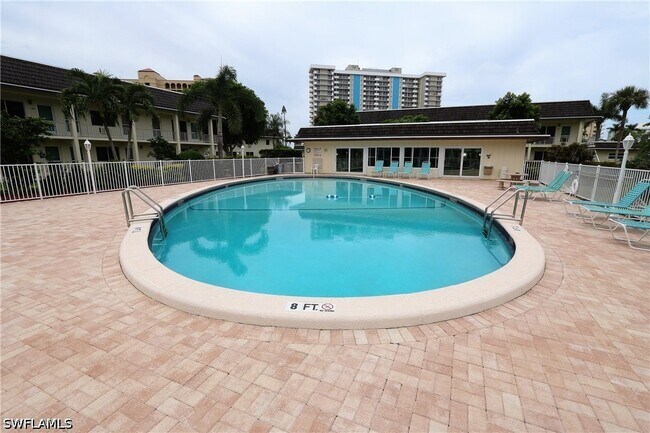 Building Photo - 130 N Collier Blvd