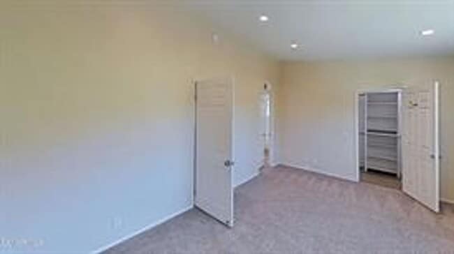 Building Photo - Tucked away on a quiet cul-de-sac in desirable Newbury Park 5+3 home