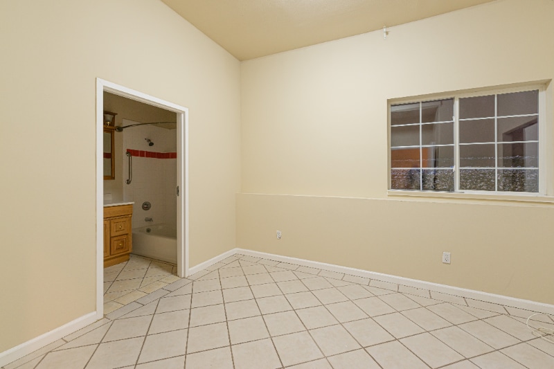 Building Photo - 150 Caldecott Ln