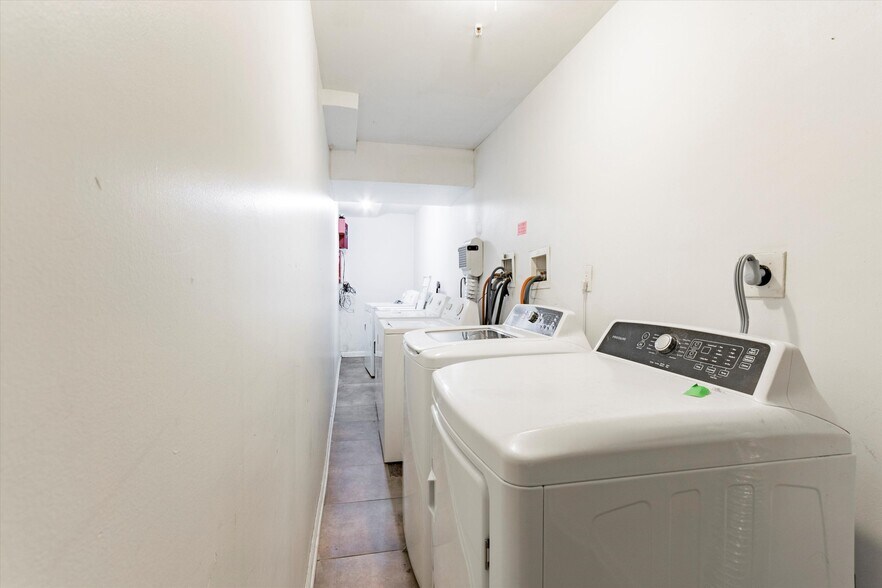 Building Photo - 1519-21 N 16TH ST Unit 3102