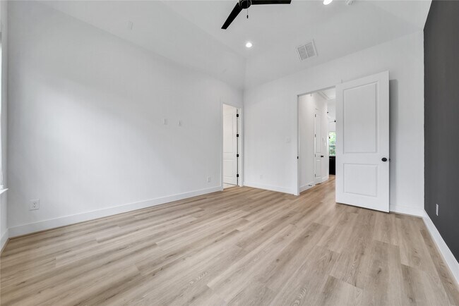 Building Photo - 1506 Ryon St