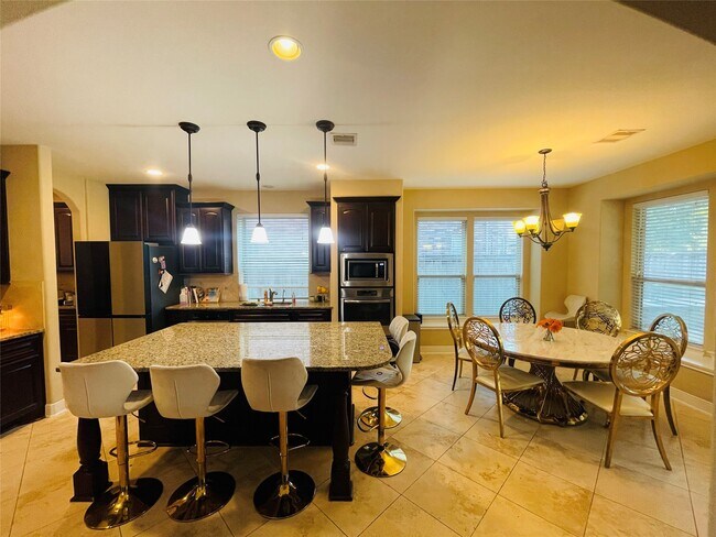 Building Photo - 5811 Tarpon Bay Ct