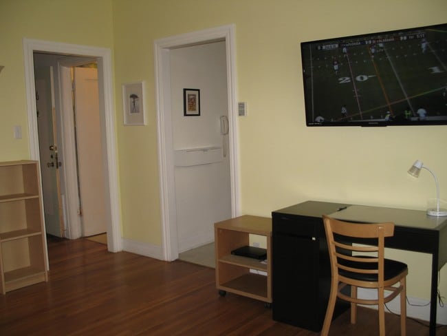 living room - 903 7th St