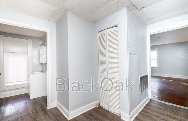 Building Photo - 917 Watt St