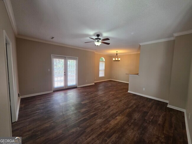 Building Photo - 602 N Fairfield Dr