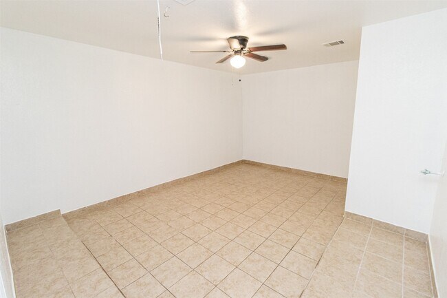 Building Photo - 918 Littleport Ln