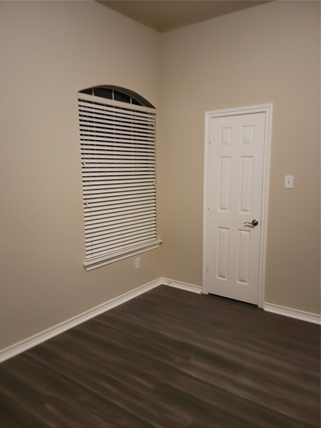 Building Photo - 11134 Sheldon Bend Dr
