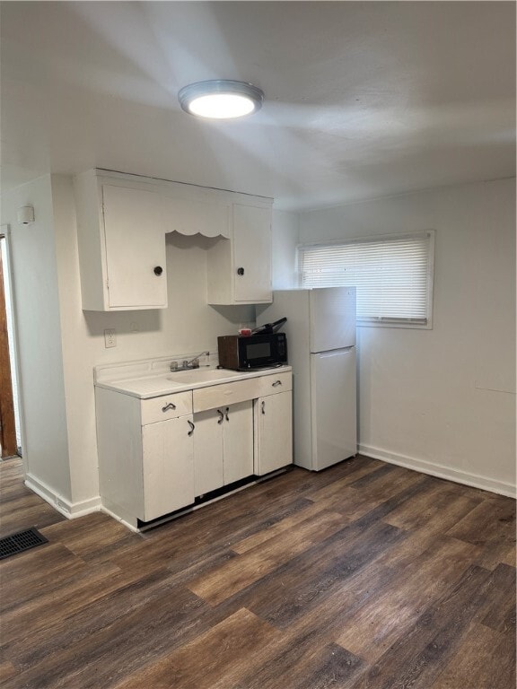 Building Photo - 196 4th St