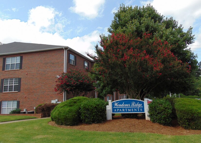 Wendover Ridge Apartments 514 Coapman St Greensboro NC 27407