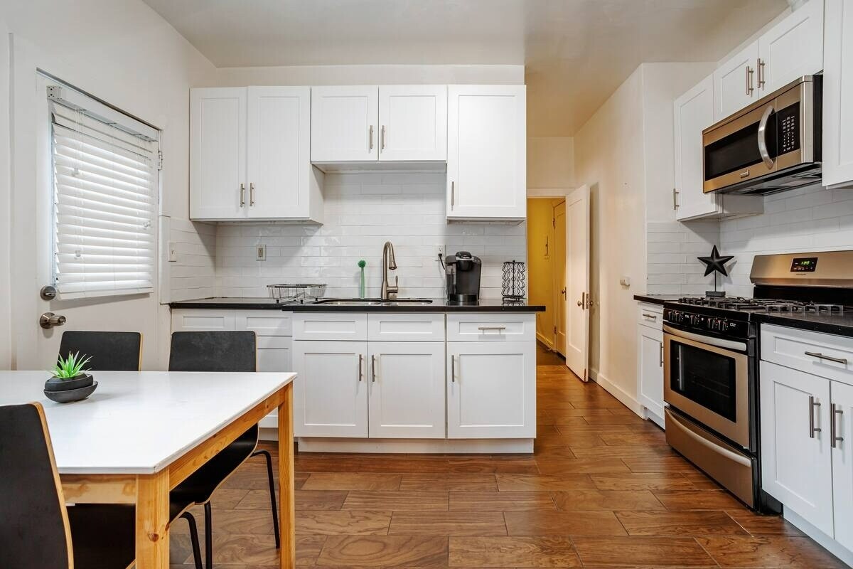 Building Photo - 1806 Washington Way