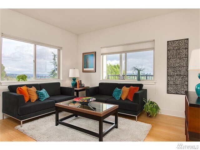 Building Photo - 1820 24th Ave