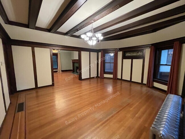 Building Photo - 1458 Cherokee Rd