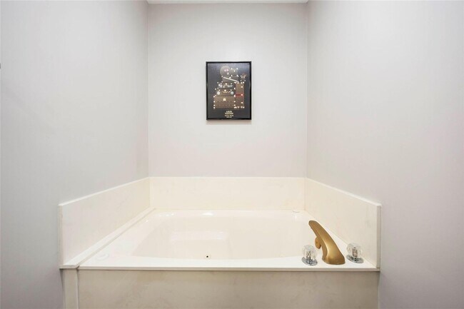 Building Photo - 5511 Green Timbers Dr