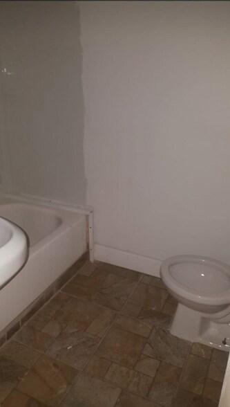 Building Photo - 322 2nd St