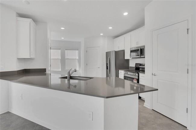 Building Photo - 2671 Armstrong Ave