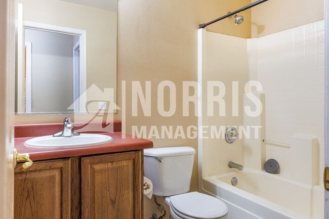 Building Photo - Great Home in a Great Location