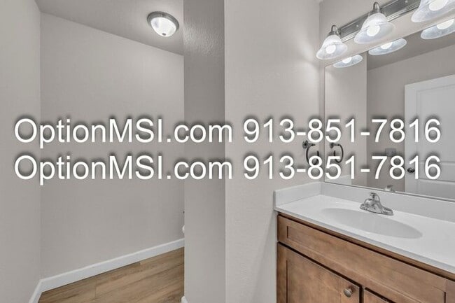 Building Photo - Charming 3-Bedroom Townhouse in Piper School District