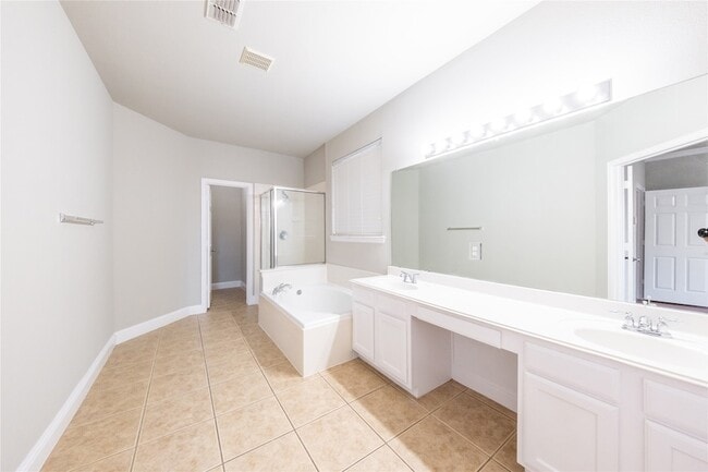 Building Photo - 1067 Valley Vista Dr