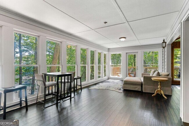 Building Photo - 180 Waterfront Dr