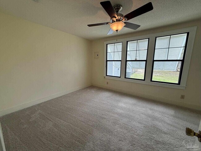 Building Photo - 3801 N 12th Ave