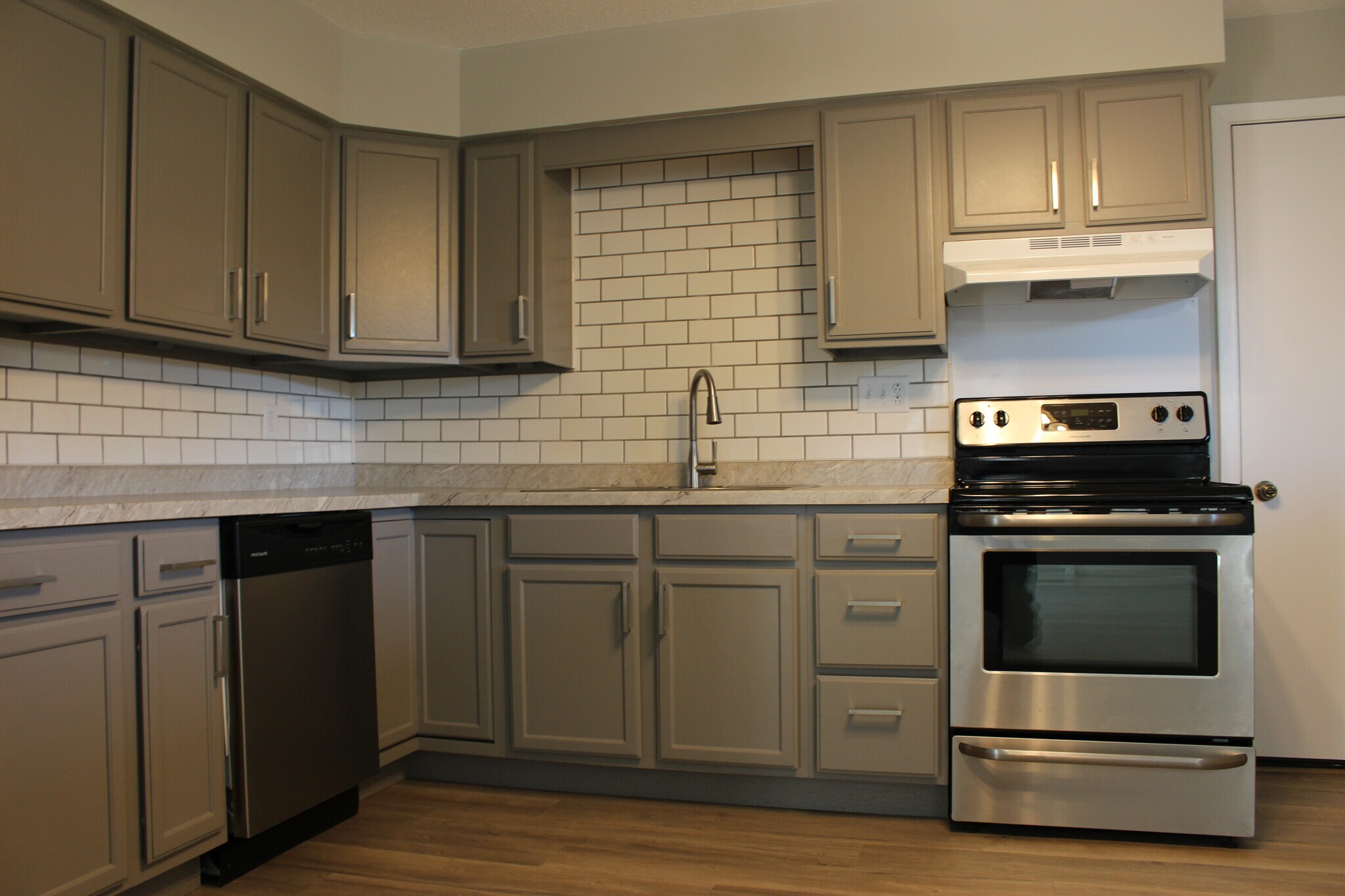 Kitchen - 1061 Terrace Dr