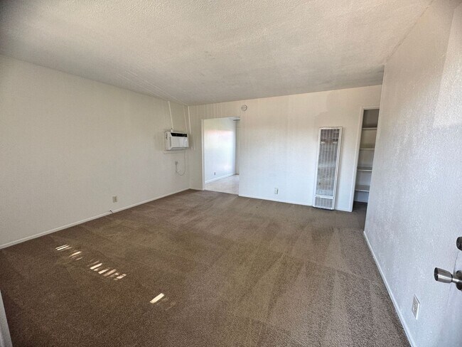 Building Photo - 1915 Celeste Ct