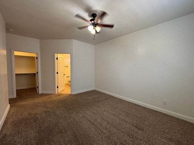 Building Photo - 750 350 N