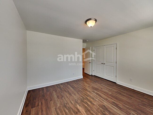 Building Photo - 5961 Hagar Vly Dr
