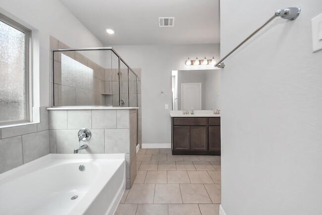 Building Photo - 196 Chestnut Meadow Dr