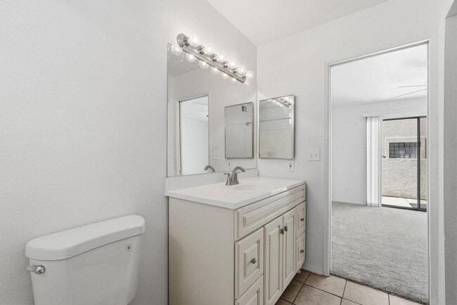 Building Photo - 2020 W Union Hills Dr