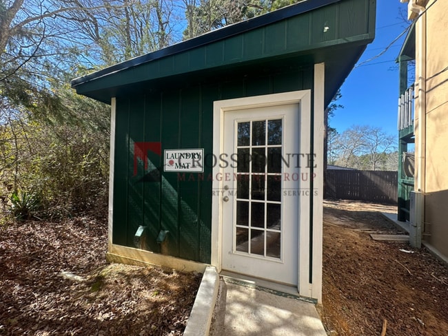 Building Photo - Tour Today! Studio Apartment in East Tyler! 1/2 Off First Full Months Rent!