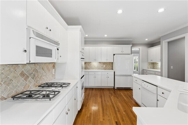 Building Photo - 520 Redding View Ct NW