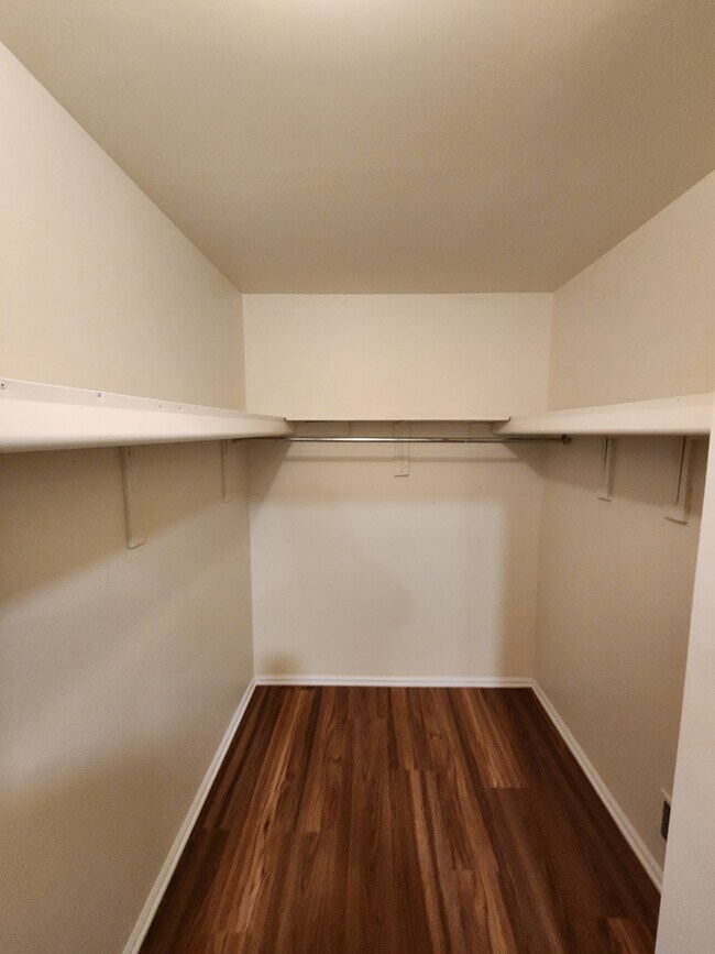 Building Photo - 33 Cypress Ct