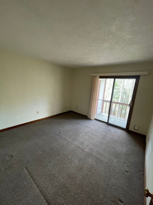 Building Photo - Great 2/2 right off Apalachee Pkwy!